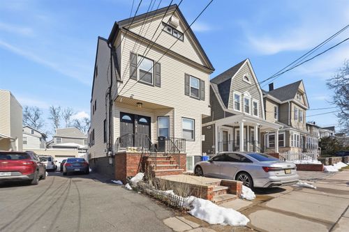 97 35th St, Bayonne, NJ, 07002-2819 | Card Image