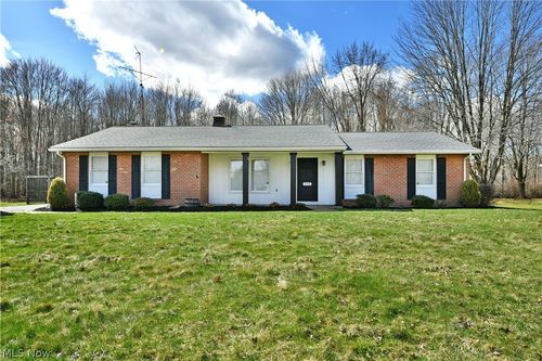 928 Bedford Rd, Masury, OH, 44438-9709 | Card Image