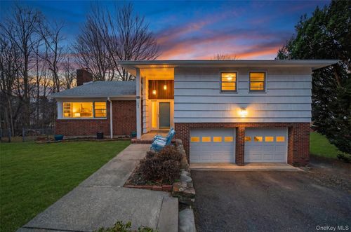 152 Old State Rd, Highland Falls, NY, 10928-4303 | Card Image