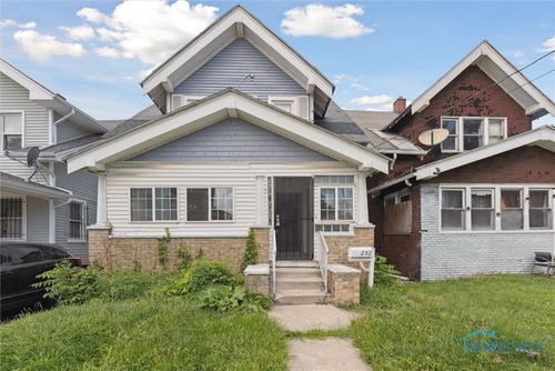 292 W Park St, Toledo, OH, 43608-1728 | Card Image