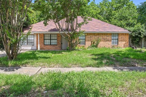 115 Mesa Wood Dr, Glenn Heights, TX, 75154-8563 | Card Image