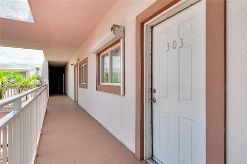 303-1234 Nw 4th St, Miami, FL, 33125 | Card Image