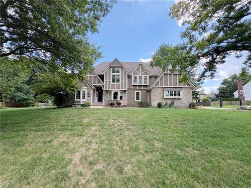 4553 W 138th Ter, Overland Park, KS, 66224-3013 | Card Image