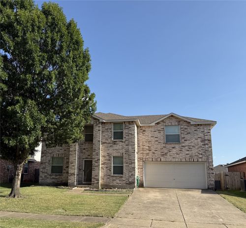 2011 Cap Rock Ln, Grand Prairie, TX, 75052-8871 | Card Image