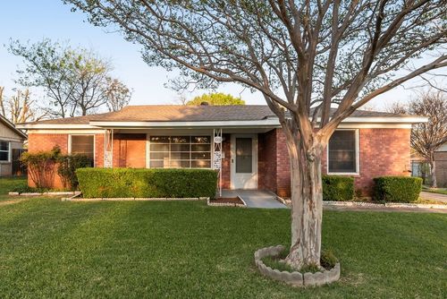 3908 Tejas Trl, Lake Worth, TX, 76135-2852 | Card Image