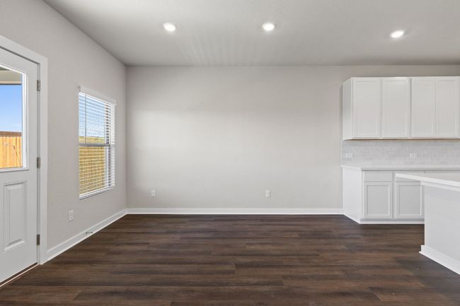 Casual Dining off of Kitchen | Image 10