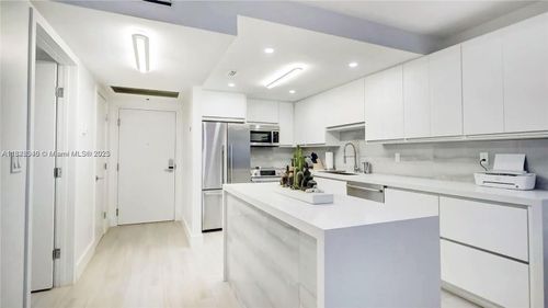 apt-318-2301 Collins Ave, Miami Beach, FL, 33139-1627 | Card Image