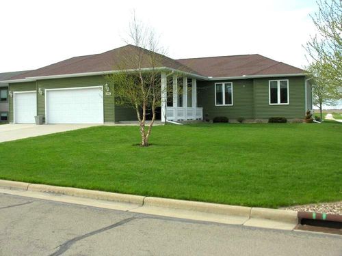 1913 Ne 13th Avenue, Austin, MN, 55912 | Card Image