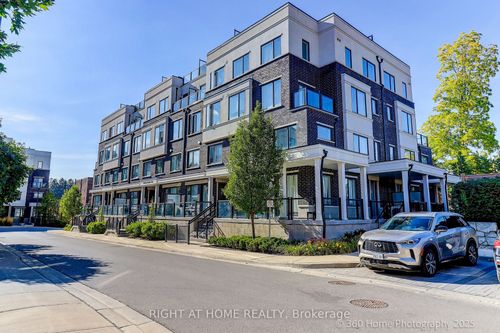 28-200 Alex Gardner Cir, Aurora, ON, L4G3G5 | Card Image