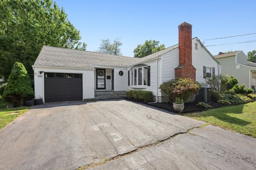 105 Gilbert Rd, Newington, CT, 06111-2312 | Card Image