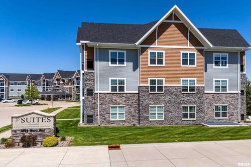 202-2592 202 Middle Road, Bettendorf, IA, 52722 | Card Image