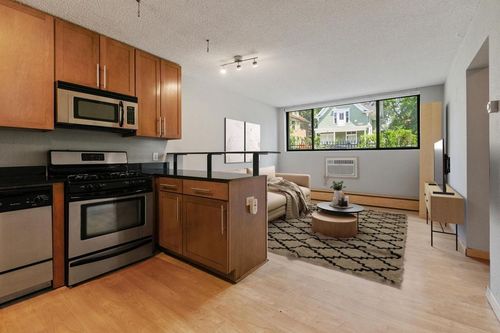 n101-2530 1st Ave S, Minneapolis, MN, 55404-4341 | Card Image