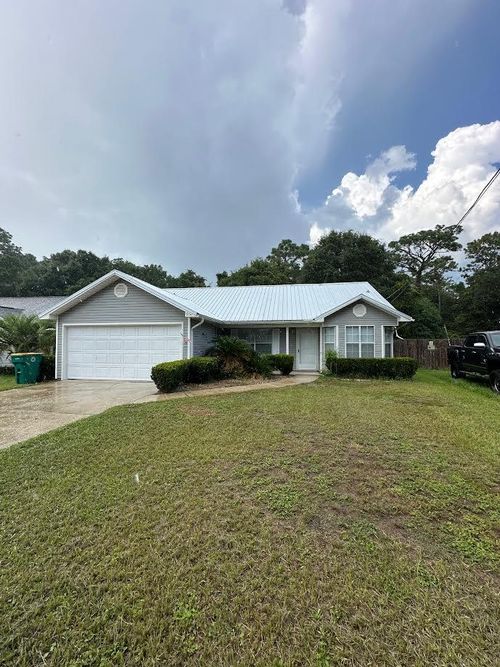 934 Emily Cir, Fort Walton Beach, FL, 32547-4202 | Card Image