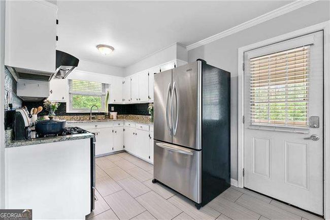 2337 Elmwood Cir Se, House other with 3 bedrooms, 3 bathrooms and null parking in Atlanta GA | Image 7
