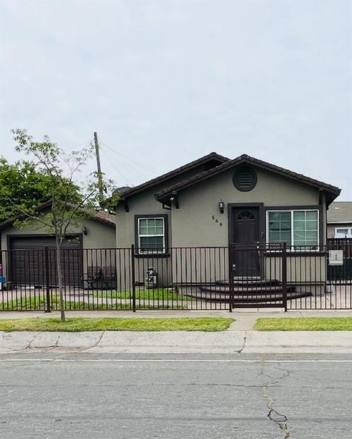566 Calvados Avenue, Sacramento, CA, 95815 | Card Image