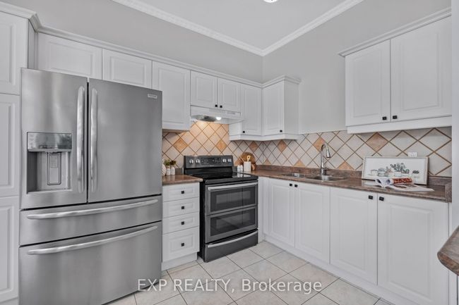 91 Mainprize Cres, House other with 4 bedrooms, 3 bathrooms and 4 parking in Mount Albert ON | Image 8