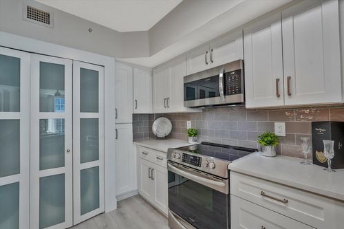 apt-637-600 S Dixie Hwy, West Palm Beach, FL, 33401-5844 | Card Image