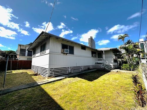 807 Kaaloa St, Honolulu, HI, 96826-4741 | Card Image