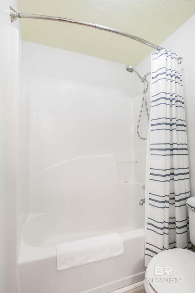 Bathroom | Image 13