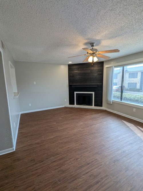 b13-514 E Belt Line Road, Desoto, TX, 75115 | Card Image