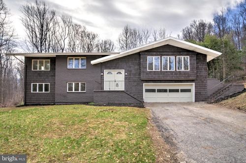 704 Fishing Creek Rd, NEW CUMBERLAND, PA, 17070-2703 | Card Image