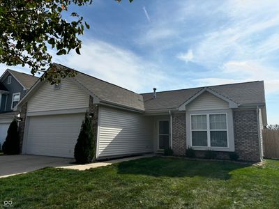 11537 Seabiscuit Drive, House other with 3 bedrooms, 2 bathrooms and null parking in Noblesville IN | Image 2