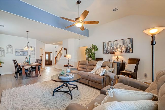 Family room. | Image 14