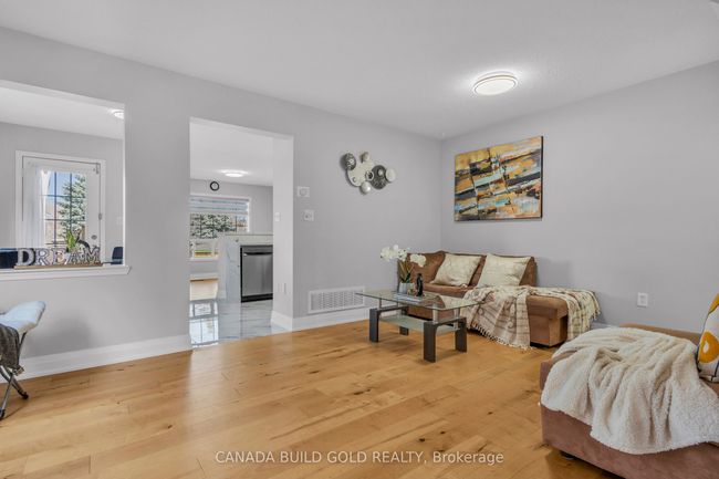 53 Bottomwood St, House attached with 3 bedrooms, 3 bathrooms and 3 parking in Brampton ON | Image 8