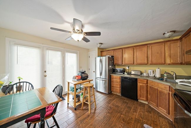 APT-7 - 141 Pleasant St, Condo with 3 bedrooms, 2 bathrooms and 1 parking in Attleboro MA | Image 4