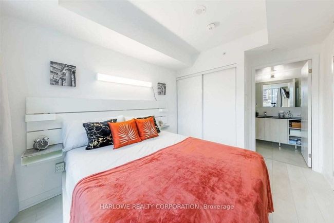 251 - 31 Tippett Rd, Condo with 3 bedrooms, 2 bathrooms and 1 parking in Toronto ON | Image 10