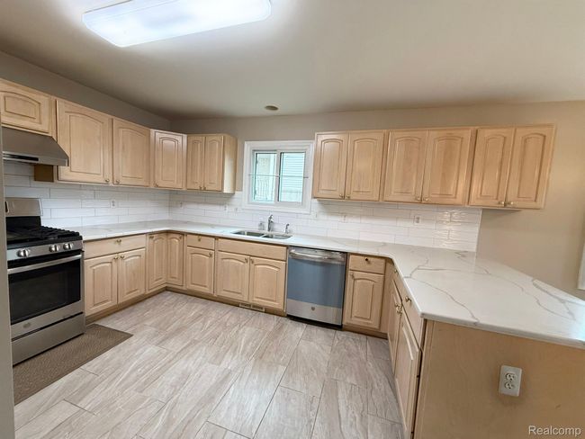 Kitchen | Image 13