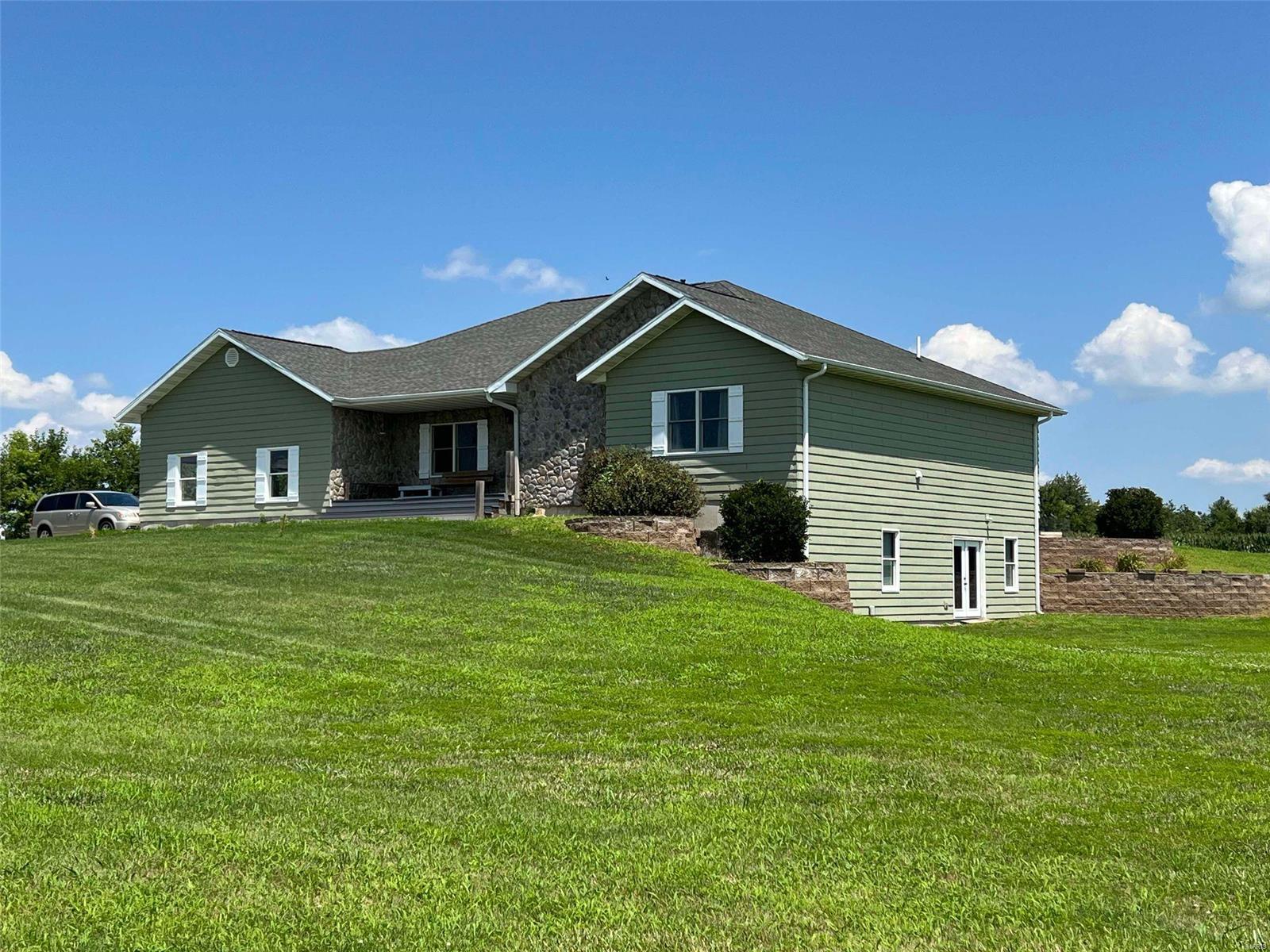 County Road 407 , Hannibal, MO 63401