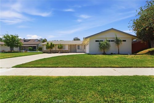 838 Rivera St, Simi Valley, CA, 93065-4373 | Card Image