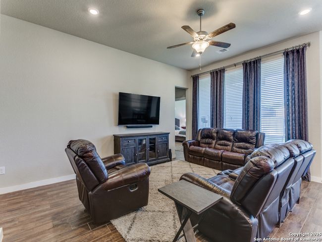 15729 La Subida Trl, House other with 3 bedrooms, 3 bathrooms and null parking in Helotes TX | Image 7
