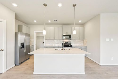 18742 Timber Glen Dr, Montgomery, TX, 77316-3337 | Card Image