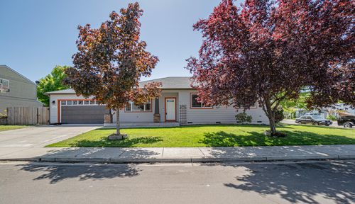 2702 Eagle Creek Dr, White City, OR, 97503-1592 | Card Image