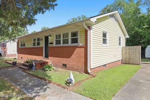 310 White Oak St, Jacksonville, NC, 28540-6247 | Card Image