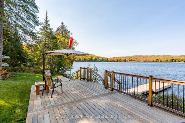 293 W Diamond Lake Rd, House other with 3 bedrooms, 2 bathrooms and 4 parking in Highland Grove ON | Image 11