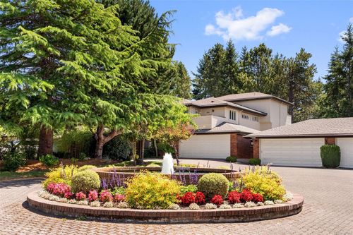 115-2345 Cedar Hill Cross Rd, Oak Bay, BC, V8P5M8 | Card Image