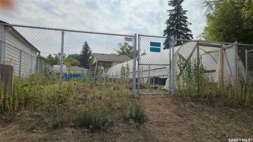 1005 Lillooet St W, Moose Jaw, SK, S6H4Z9 | Card Image