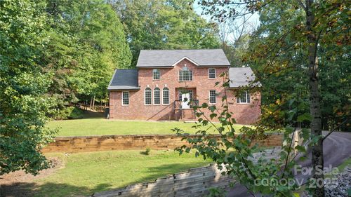 1064 Skye Dr, Pisgah Forest, NC, 28768-8002 | Card Image