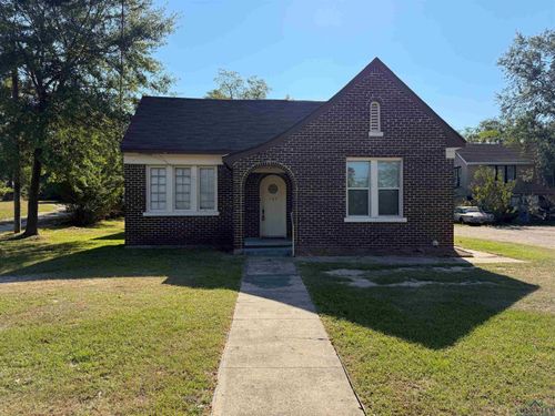 902 N Marshall St, Henderson, TX, 75652-5940 | Card Image