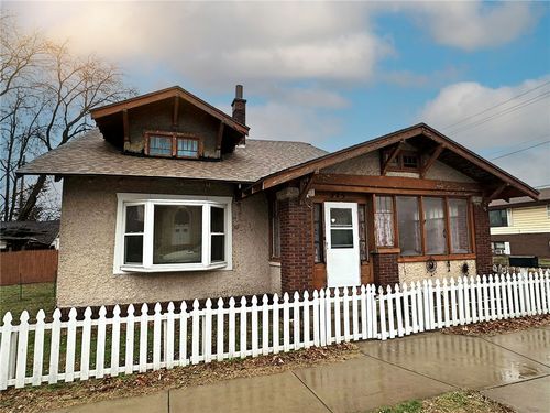 325 Monroe Ave, Charleston, IL, 61920-1961 | Card Image