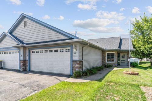 535 Meadows Dr, Hammond, WI, 54015-9669 | Card Image