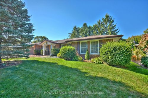 {{alt}} | Card Image