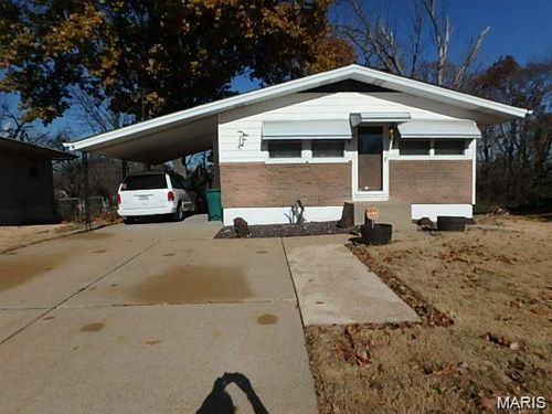 10555 Gourock Dr, Saint Louis, MO, 63137-3836 | Card Image