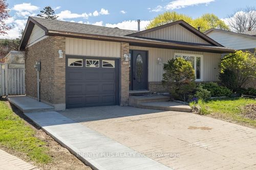 180 St Jerome Cres, Kitchener, ON, N2C2L2 | Card Image