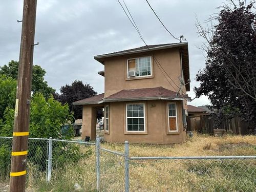 2953 S Clara Avenue, Fresno, CA, 93706 | Card Image