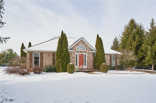3840 Deer Lake Dr, Medina, OH, 44256-7697 | Card Image