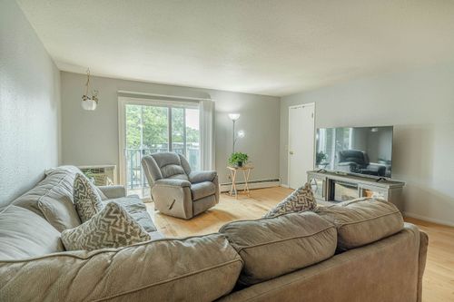 unit-212-2420 Independence Ln, Madison, WI, 53704-3550 | Card Image
